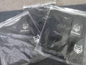 lot 197 image: 3 Mens Large Gym Wolf Black TShirt...