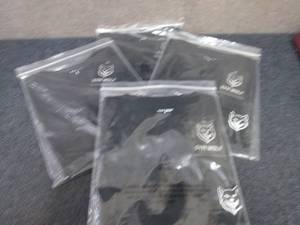 lot 199 image: 4 Mens Large Gym Wolf Black TShirt...