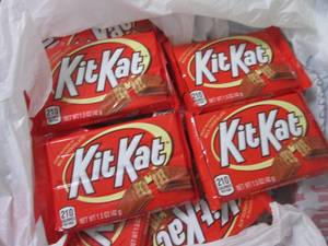 lot 359 image: 12- 1.5 oz KitKat Bars...