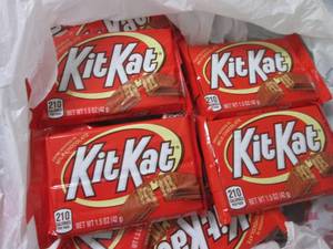 lot 360 image: 12- 1.5 oz KitKat Bars...