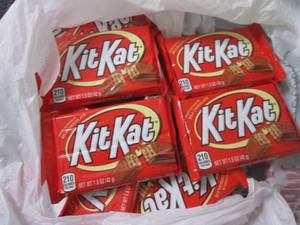 lot 363 image: 12- 1.5 oz KitKat Bars...