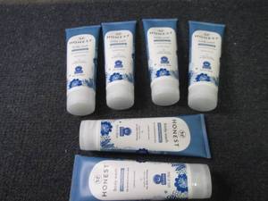 lot 371 image: 6- 8 oz Honest Soothing Therapy Bod...