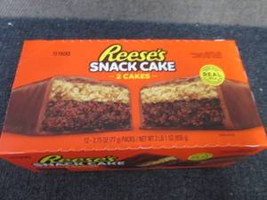 lot 404 image: 12- 2.75 oz Reeses Snack Cakes...