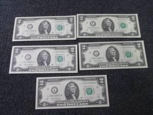 lot 427 image: 5 Sequential, Uncirculated $2 Bills...
