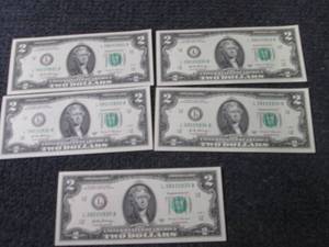 lot 429 image: 5 Sequential, Uncirculated $2 Bills...