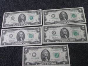 lot 433 image: 5 Sequential, Uncirculated $2 Bills...