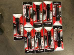 lot 42 image: Lot of Coast G450 1630 Lumens Alkaline LED Handheld Flashlight Customer Returns See Pictures