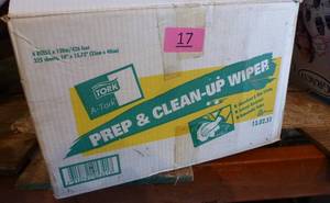 lot 17 image: New box of hand towels