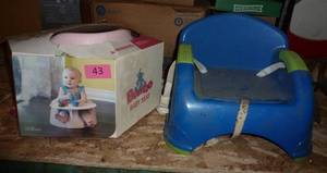 lot 43 image: two baby seats