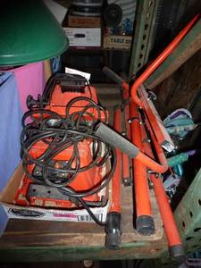 lot 69 image: Garage work lights