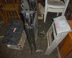 lot 72 image: Step stool, collapsible tablecart, craftsman tool bag, trailer jack