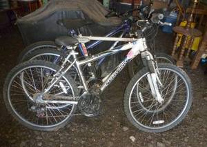 lot 77 image: Schwinn Ridge AL aluminum bike 21 speed