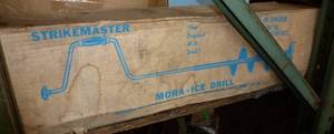 lot 90 image: New in box, never opened Strikemaster ice auger