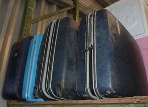 lot 92 image: 4 suitcases