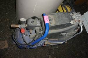 lot 154 image: Campbell Hausfeld 2hp 6 gallon compressor