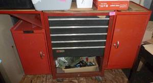lot 166 image: Craftsman Tool cabinet and contents