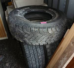 lot 179 image: 4 YOKOHAMA tires 31x10.5R15