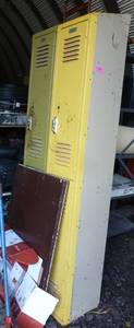 lot 180 image: 2 lockers