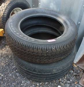 lot 186 image: 2 tires 21560R16