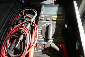lot 237 image: Cornwell ES-C585 automotive meter RPM