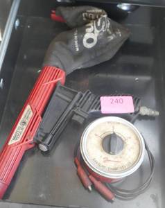 lot 240 image: MATCO Tools air vac and gas gauge tester