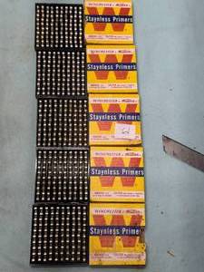lot 61 image: 500 LARGE RIFLE PRIMERS Winchester Staynless primers 5 boxes