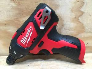 lot 21 image: Milwaukee 12V Cordless Screwdriver - Tool Only