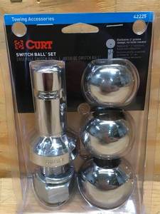 lot 34 image: CURT Switch Ball Set - 3 Ball Sizes