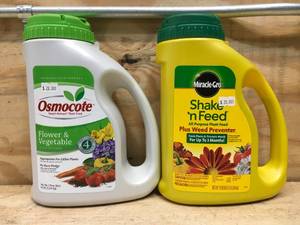 lot 115 image: Lot of 2 - 4.5 LBS Jugs of Plant Food