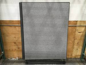 lot 150 image: Office Divider