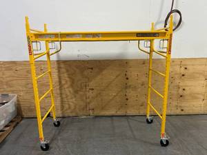 lot 195 image: Metaltech Multi-Purpose 6ft. Baker-Style Scaffold, 1100-Lb. Capacity, Steel, Model# I-CISC