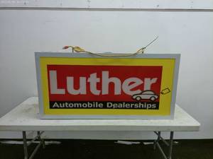lot 32 image: Luther Automobile Dealerships Lighted Sign