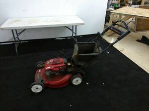 lot 35 image: Toro 6.5 HP Self-Propelled Lawn Mower