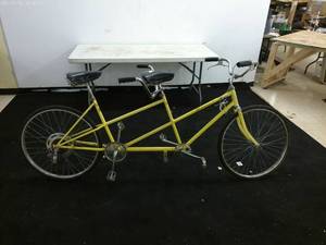 lot 38 image: Vintage Schwinn Tandem Bicycle