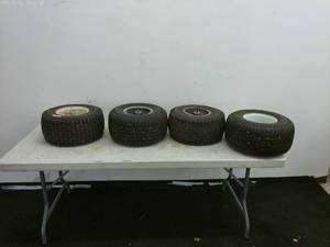 lot 50 image: Set of 4 Lawn Tractor Tires with Rims - 18x850-8