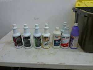 lot 70 image: Lot of Cleaning and Detailing Supplies in Storage Bin