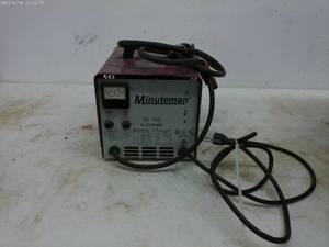 lot 71 image: Minuteman 24 Volt Automatic Battery Charger