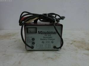 lot 72 image: Minuteman 24 Volt Automatic Battery Charger