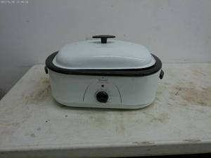 lot 76 image: Rival Electric Roaster Oven