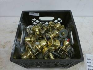 lot 91 image: Lot of Assorted Brass Door Knobs