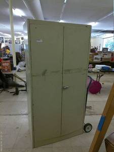 lot 101 image: Tall Metal Storage Cabinet