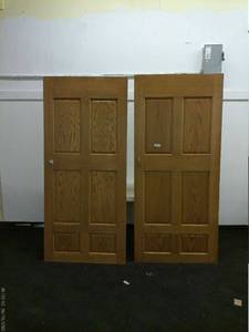 lot 104 image: Solid Oak Interior Doors Set of 2