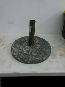 lot 120 image: Vintage Decorative Metal Umbrella Stand Base