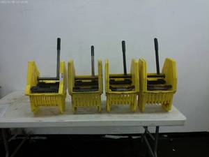 lot 131 image: Lot of 4 mop bucket ring out attachments
