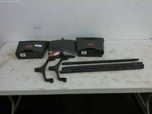 lot 136 image: Rubbermaid Commercial Lobby Dust Pan Set