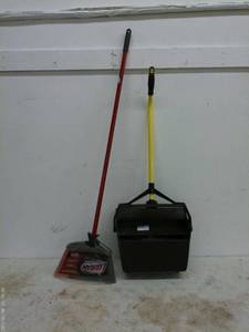 lot 137 image: Libman Precision Angle Broom with Dustpan Set