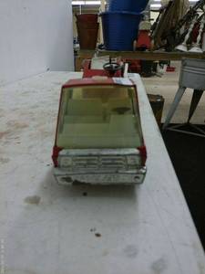 lot 179 image: Vintage Red Metal Fire Truck Model