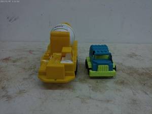 lot 182 image: Childrens Toy Construction Vehicles Set