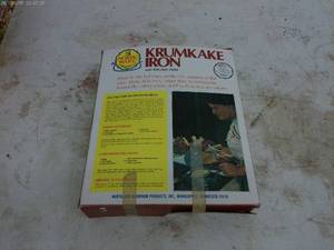 lot 190 image: Nordic Ware Krumkake Iron