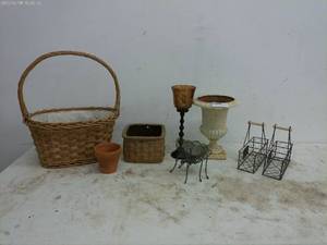 lot 220 image: Assorted Decorative Planters and Basket Set